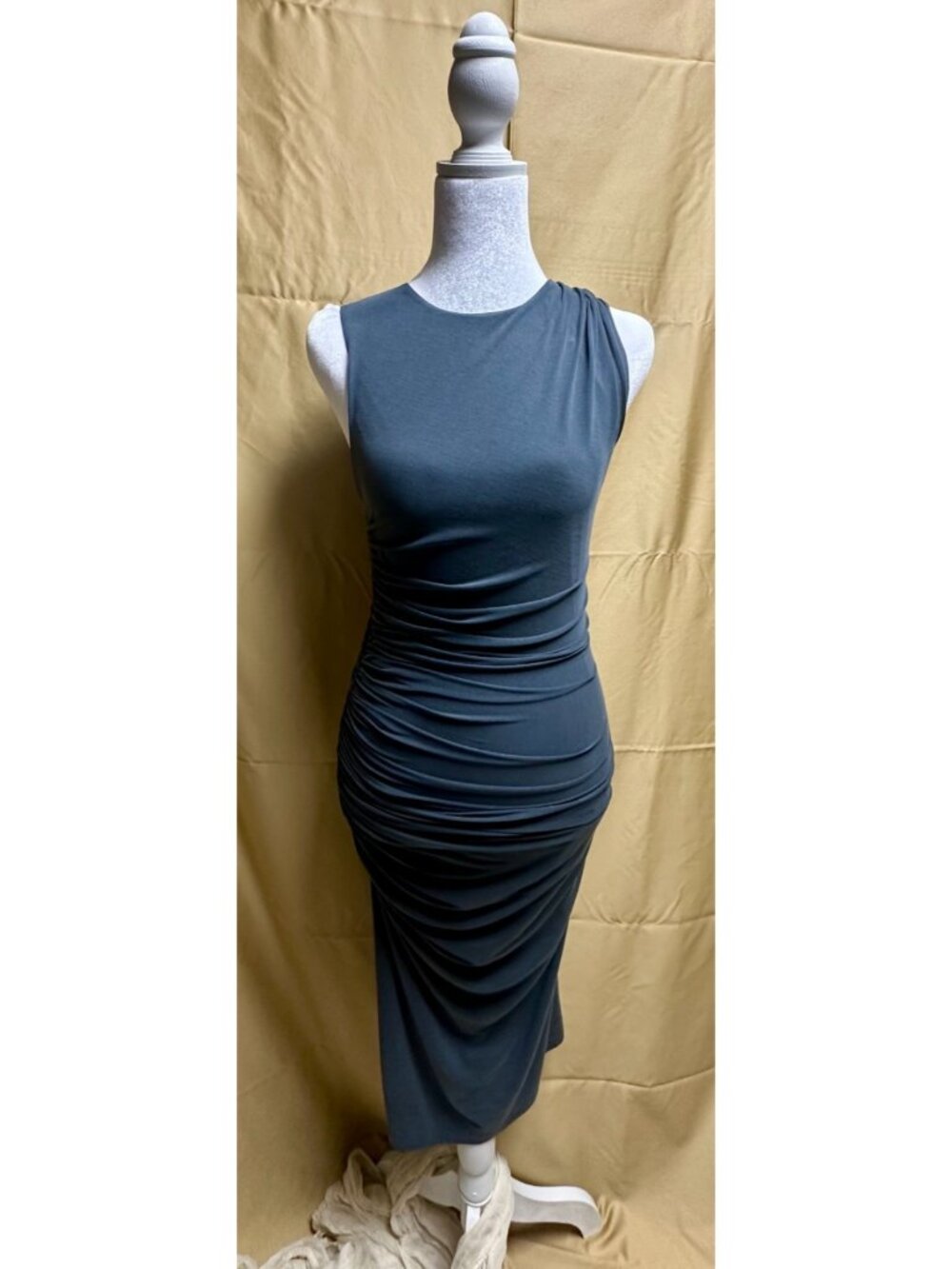 Alice + Olivia Classics Side Ruched Class Charcoal Grey Dress Size 2 New w/tags